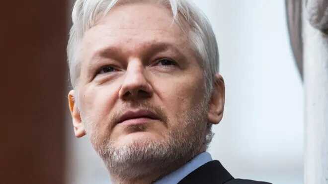  ,  WikiLeaks,  