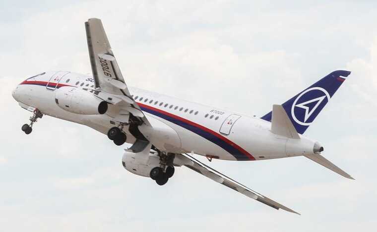       Sukhoi Superjet NEW-100,   