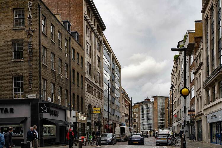 The street in London where Bandenia Challenger Bank’s mailing address is located eiqrqieziqesld